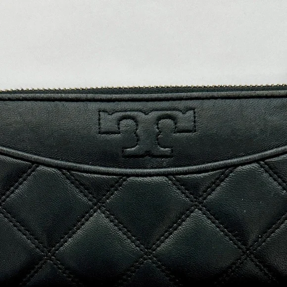 Authentic Tory Burch Savannah Continental Black Quilted Zip Wallet Women’s - Picture 6 of 9